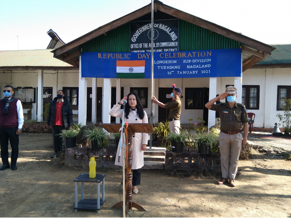 ADC Longkhim, Kikumsungla Jamir takes the Rashtriya Salute on the occasion of India’s 72nd Republic Day celebration at ADC Office, Longkhim on January 26. (DIPR Photo).